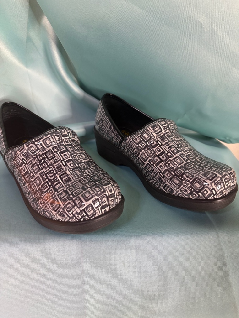 Ingaro Black & White Geometric Slip Resistant Nursing/Food Service Work Clogs